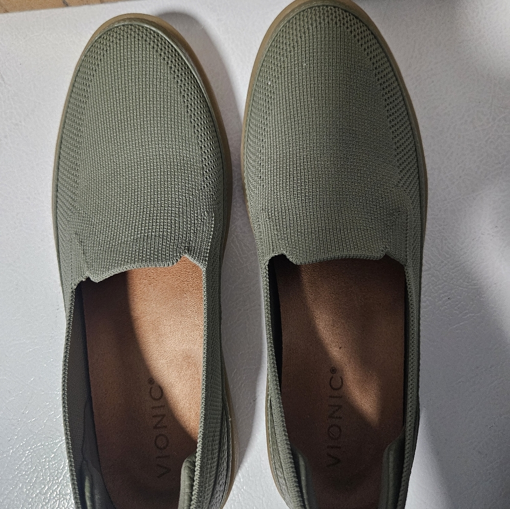 Vionic Sindey Green Slip-On Loafers